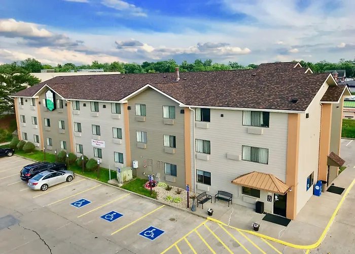 Econo Lodge *